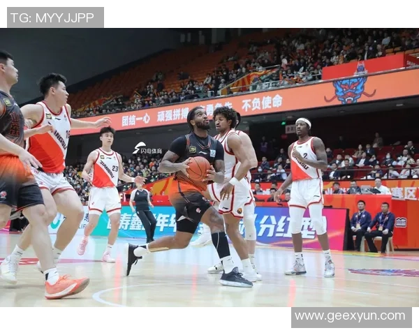 CBA激战山东高速对决山东青岛谁能在赛场上笑到最后