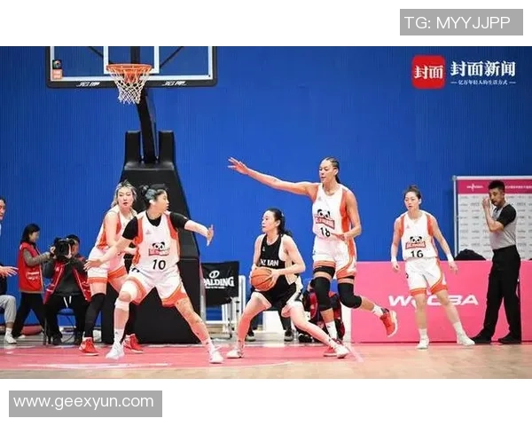 WCBA四川女篮迎战河南队全力争胜展现实力与团队精神