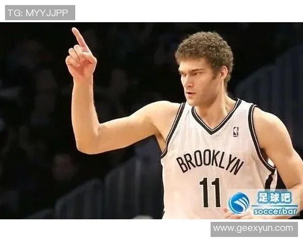 布鲁克洛佩斯如何在NBA赛场上重塑自己的篮球生涯与影响力 布鲁克洛佩斯如何在NBA赛场上重塑自己的篮球生涯与影响力