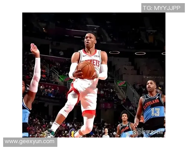 拉塞尔威斯布鲁克的篮球传奇之路与职业生涯的辉煌成就解析 拉塞尔威斯布鲁克的篮球传奇之路与职业生涯的辉煌成就解析